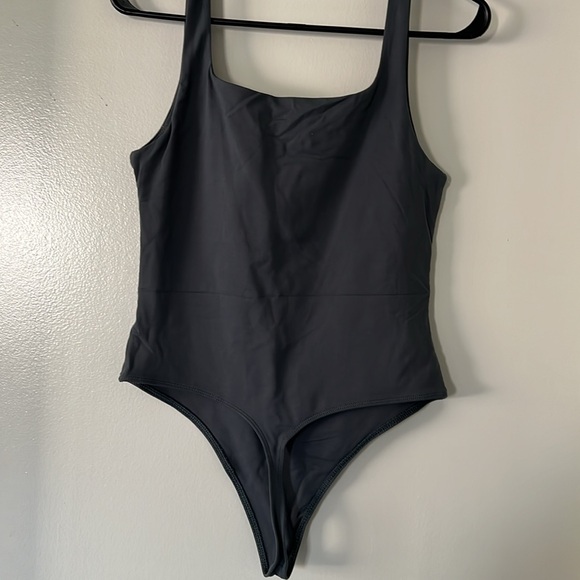 Aritzia babaton contour bodysuit size L smoky emerald green color - Picture 6 of 8